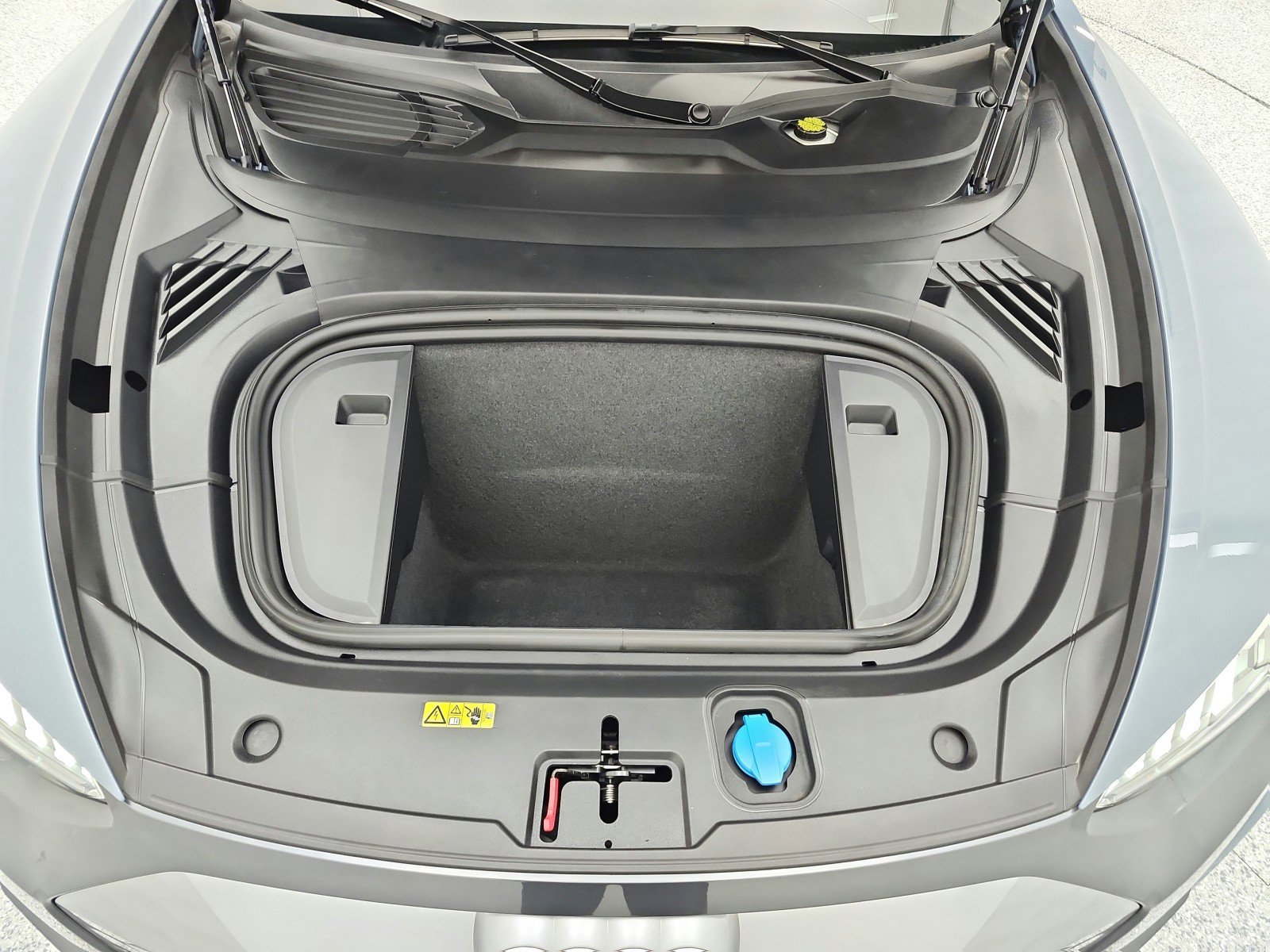 Used 2022 Audi e-tron GT Premium Plus image 16