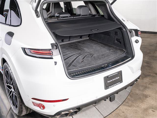 Used 2024 Porsche Cayenne Turbo image 31