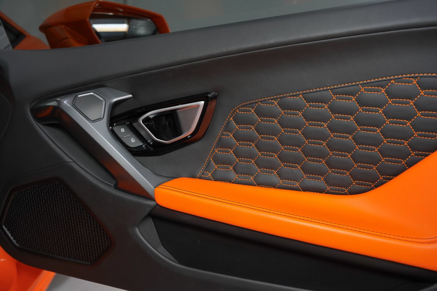 Used 2017 Lamborghini Huracan LP 580-2 RWD image 30