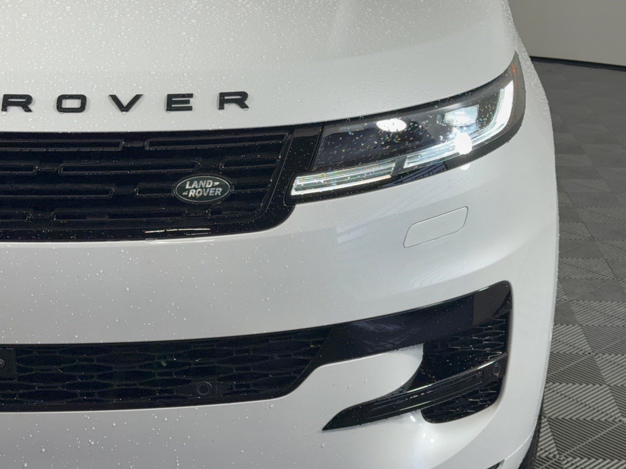 New 2026 Land Rover Range Rover Sport Dynamic SE AWD/4WD image 12