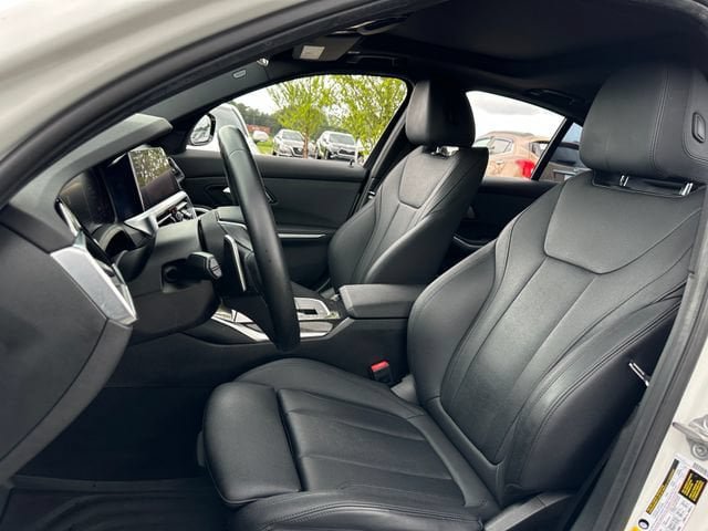 Used 2021 BMW 330i Sedan w/ Convenience Package RWD image 11