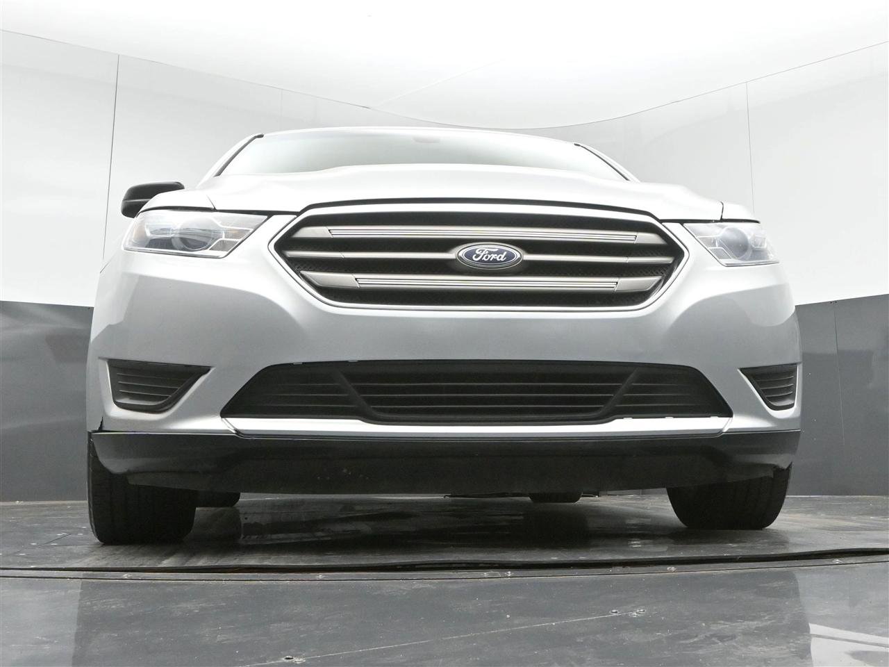 Used 2019 Ford Taurus SE FWD image 30