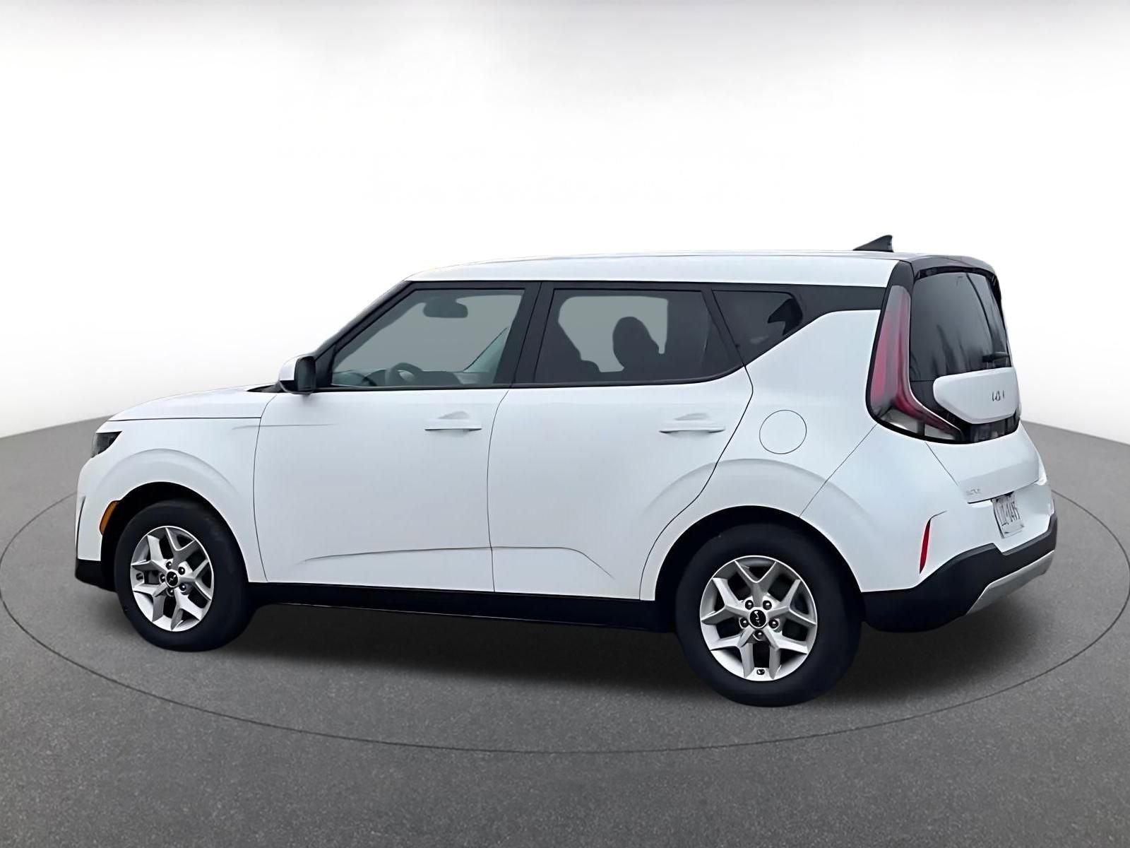 Used 2025 Kia Soul LX w/ LX Technology Package image 9