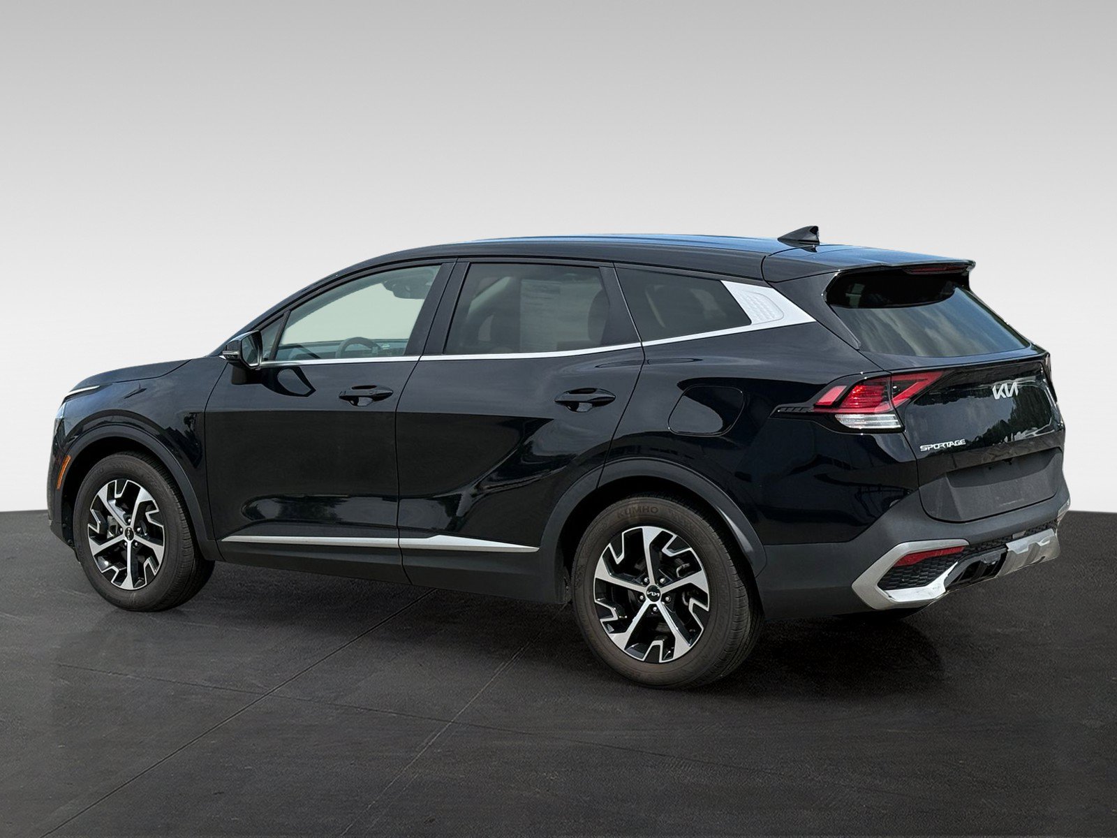 Used 2023 Kia Sportage EX FWD image 5