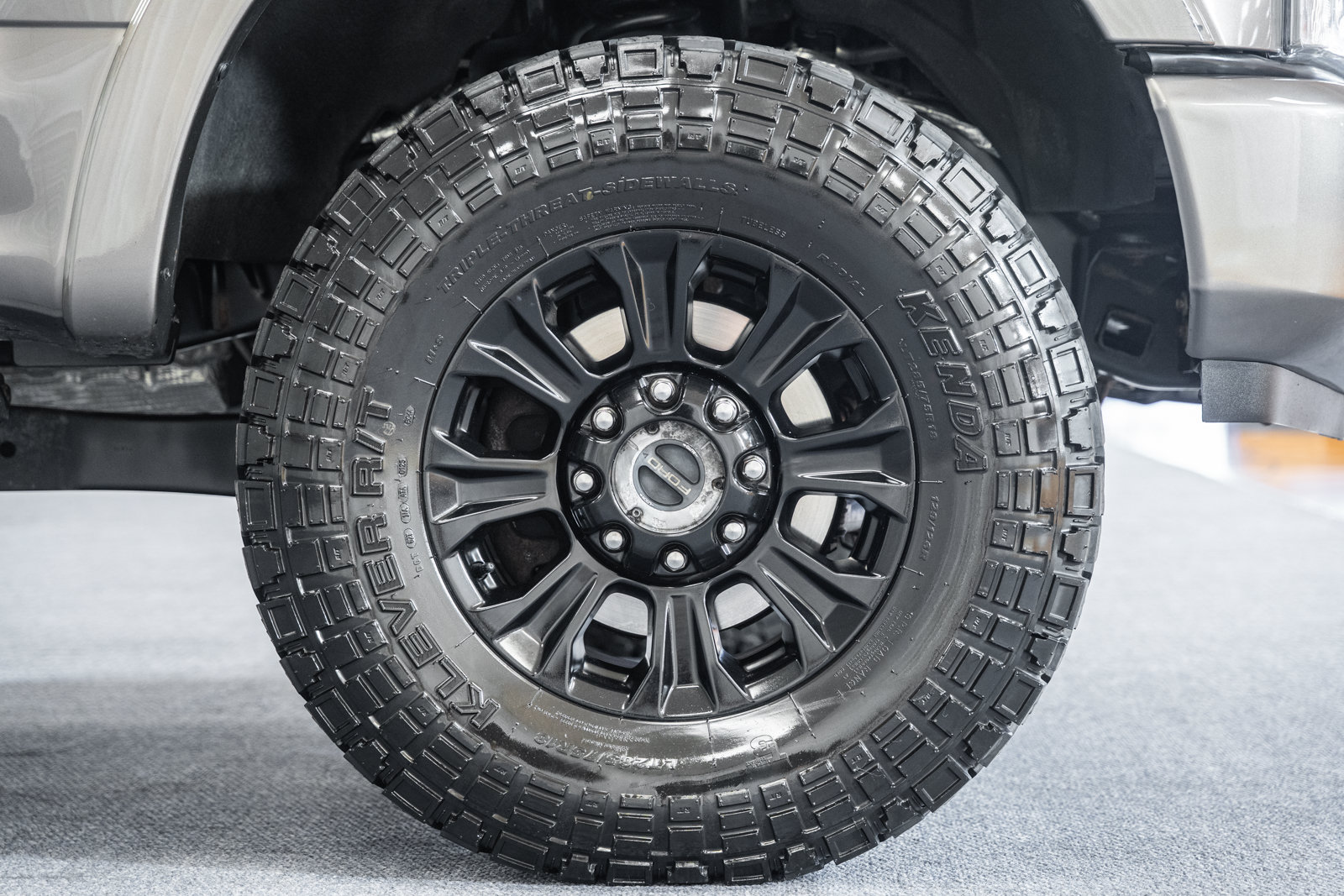 Used 2022 Ford F350 Lariat w/ Tremor Off-Road Package AWD/4WD image 21