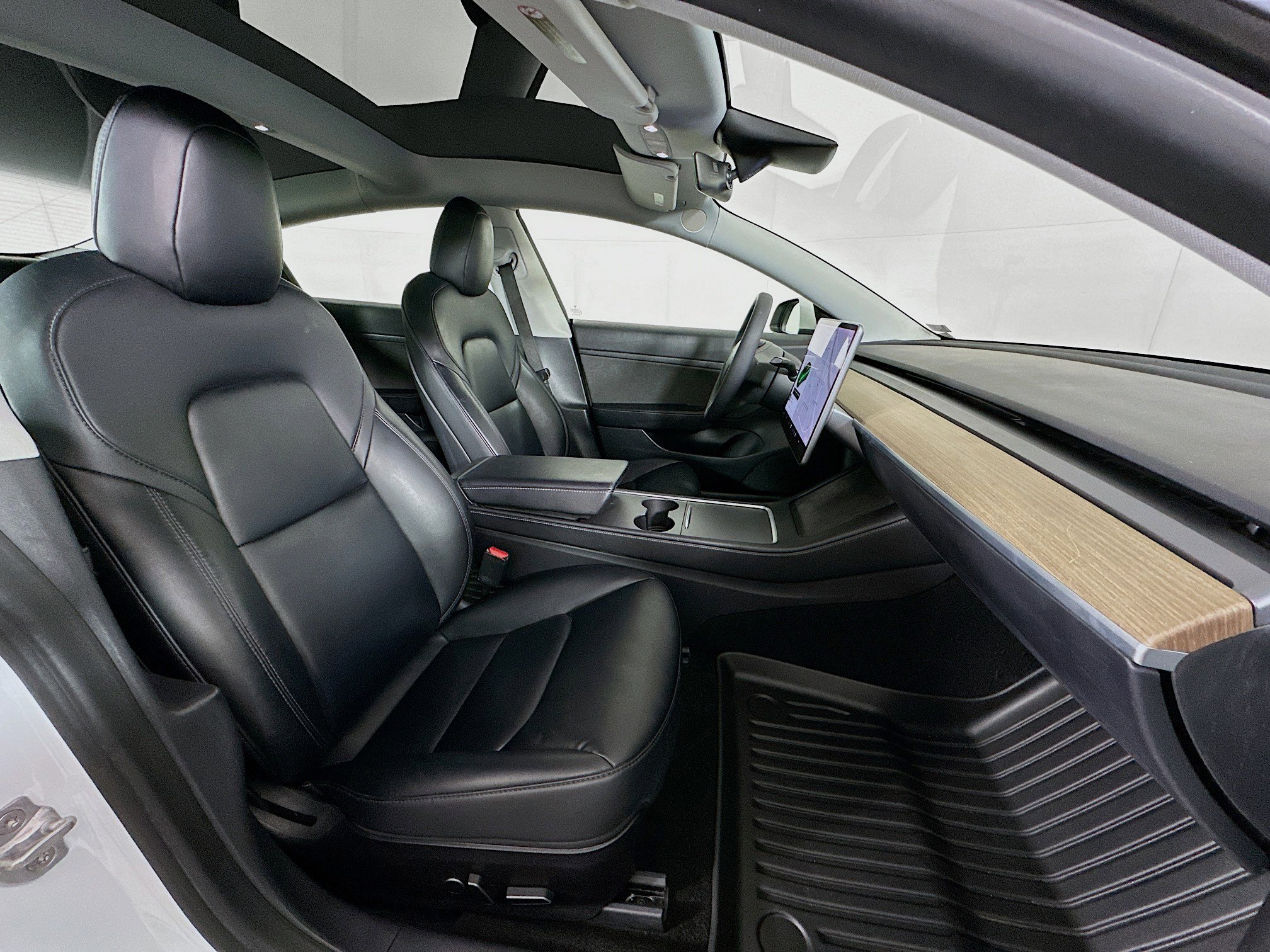 Used 2021 Tesla Model 3 Standard Range Plus image 30