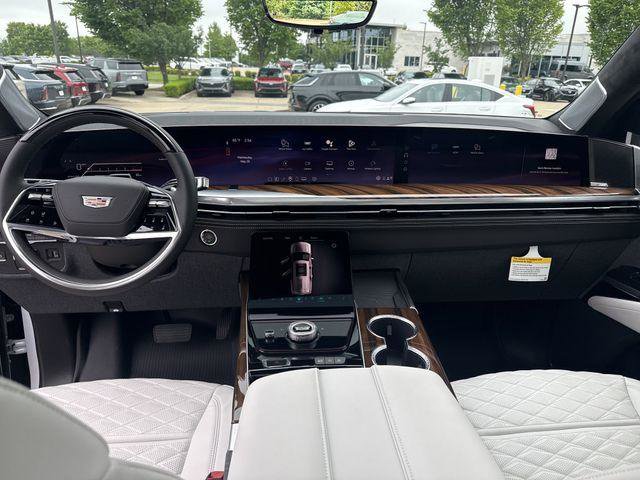 New 2026 Cadillac Escalade Platinum Sport w/ LPO, Floor Liner Package AWD/4WD image 21