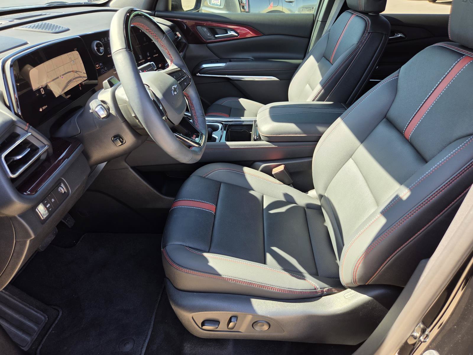 Used 2026 Chevrolet Traverse RS FWD image 26
