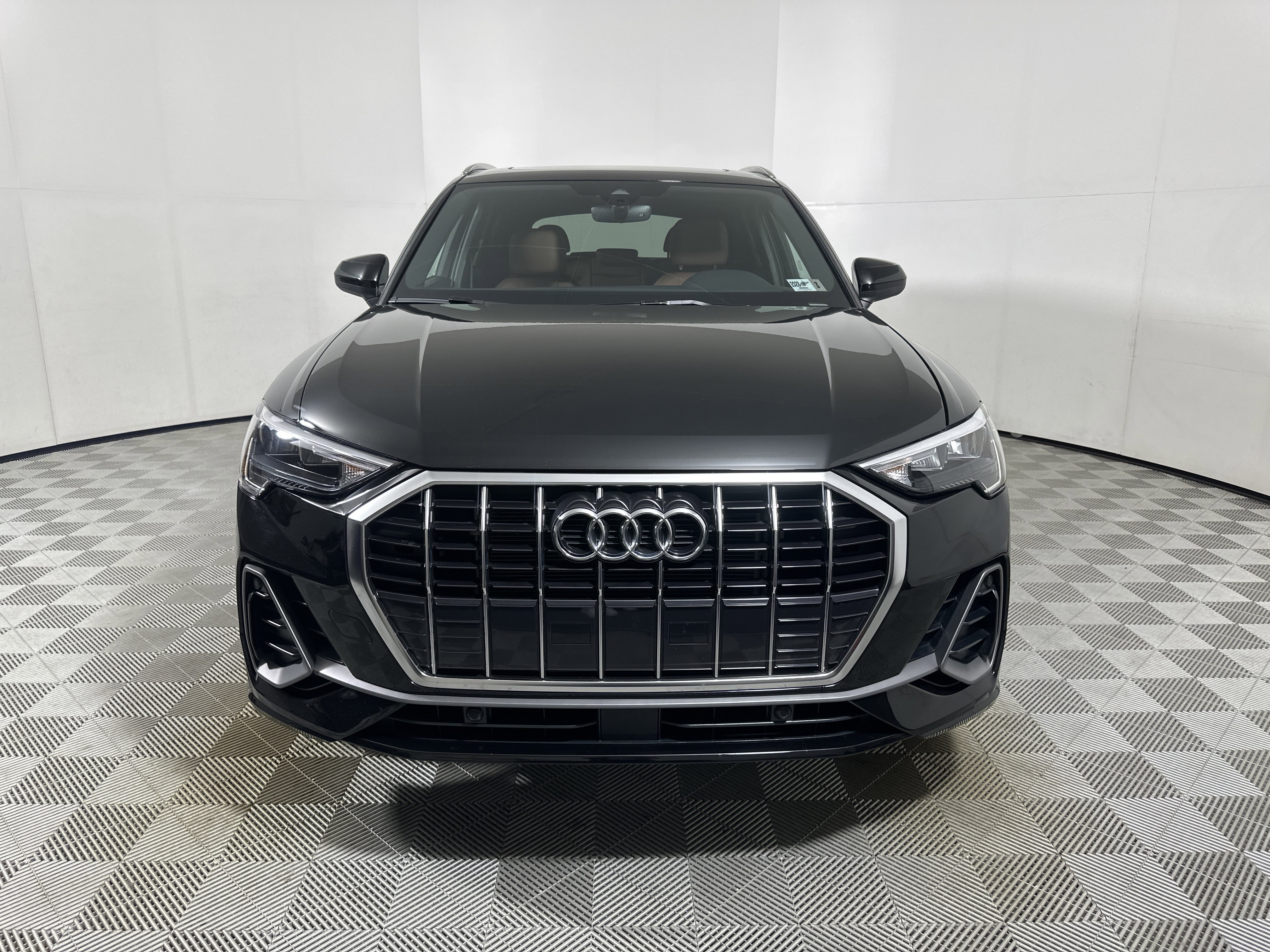 Used 2022 Audi Q3 2.0T Premium image 2