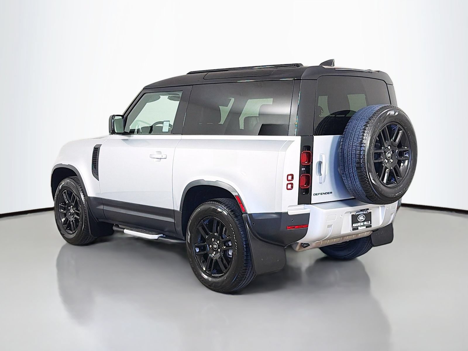 Certified 2023 Land Rover Defender 90 S AWD/4WD image 3