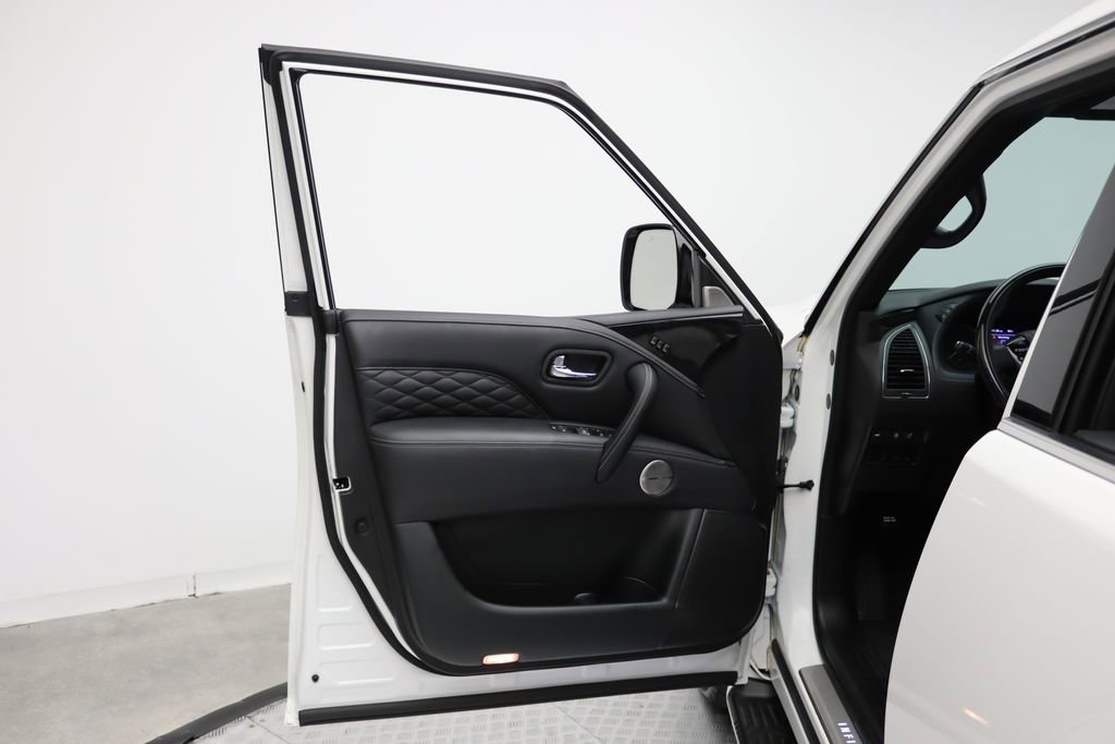 Used 2024 INFINITI QX80 Sensory image 16