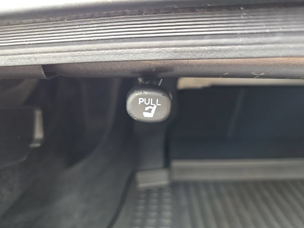 Used 2019 Toyota Camry LE FWD image 38