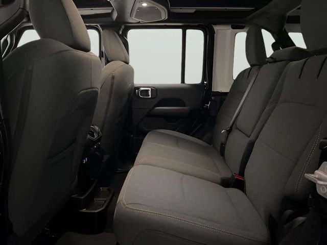 Used 2025 Jeep Wrangler Unlimited Sahara w/ Safety Group image 63