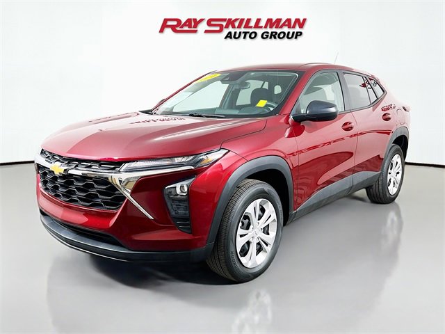 Used 2024 Chevrolet Trax LS image 3