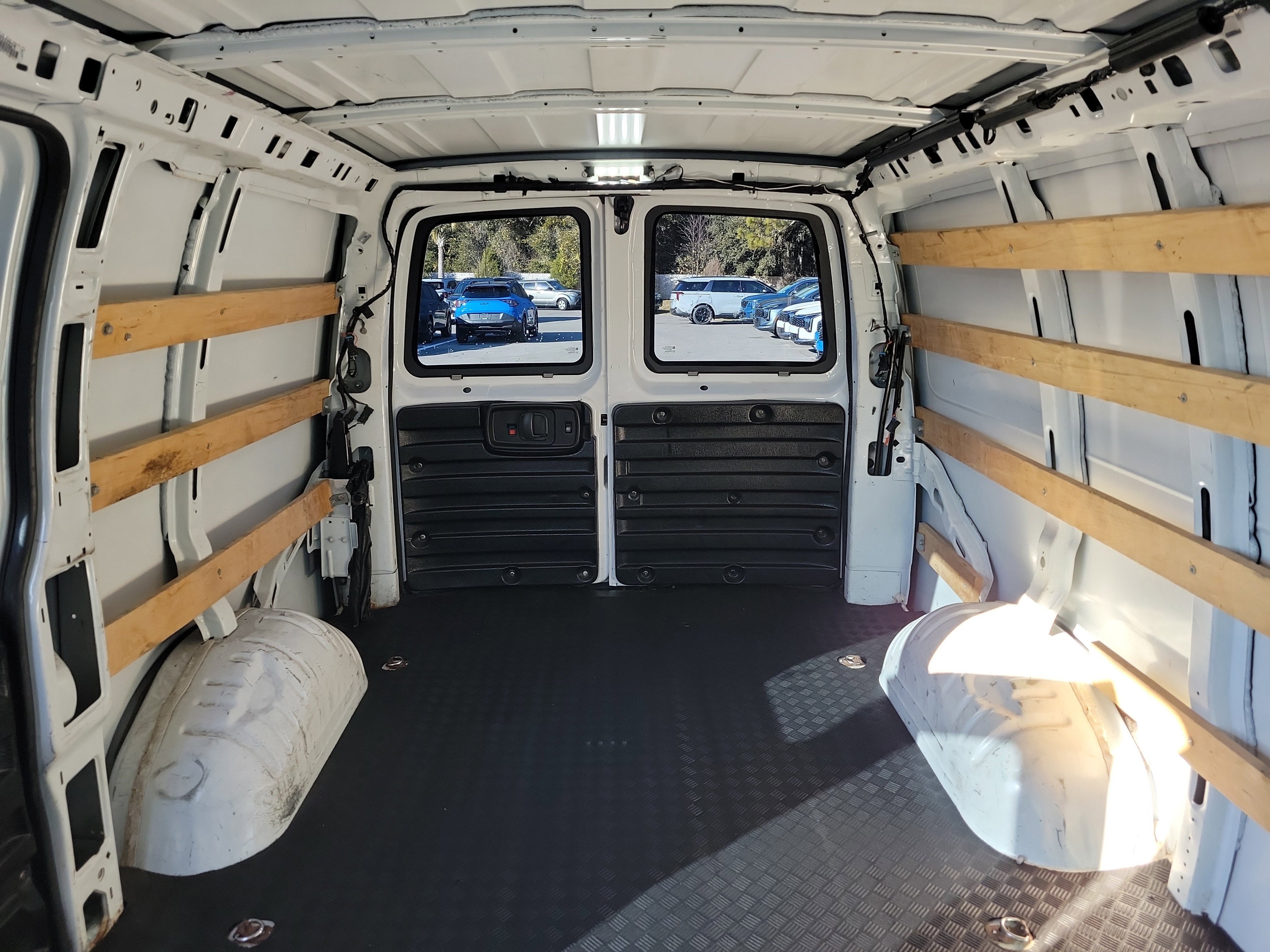 Used 2020 GMC Savana 2500 w/ Driver Convenience Package image 16