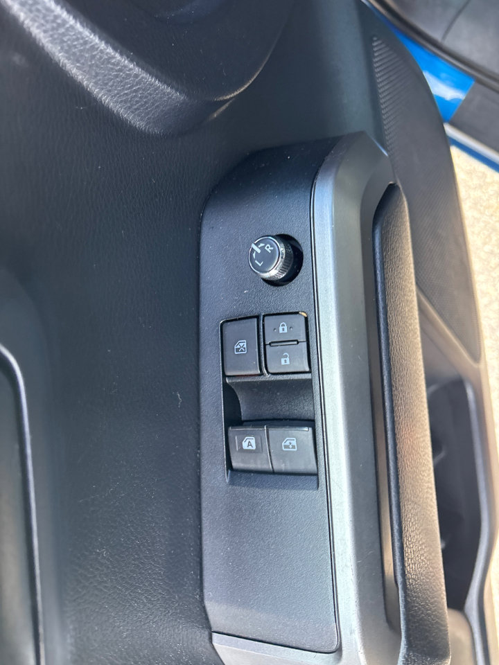 Used 2018 Toyota Tacoma SR5 image 15