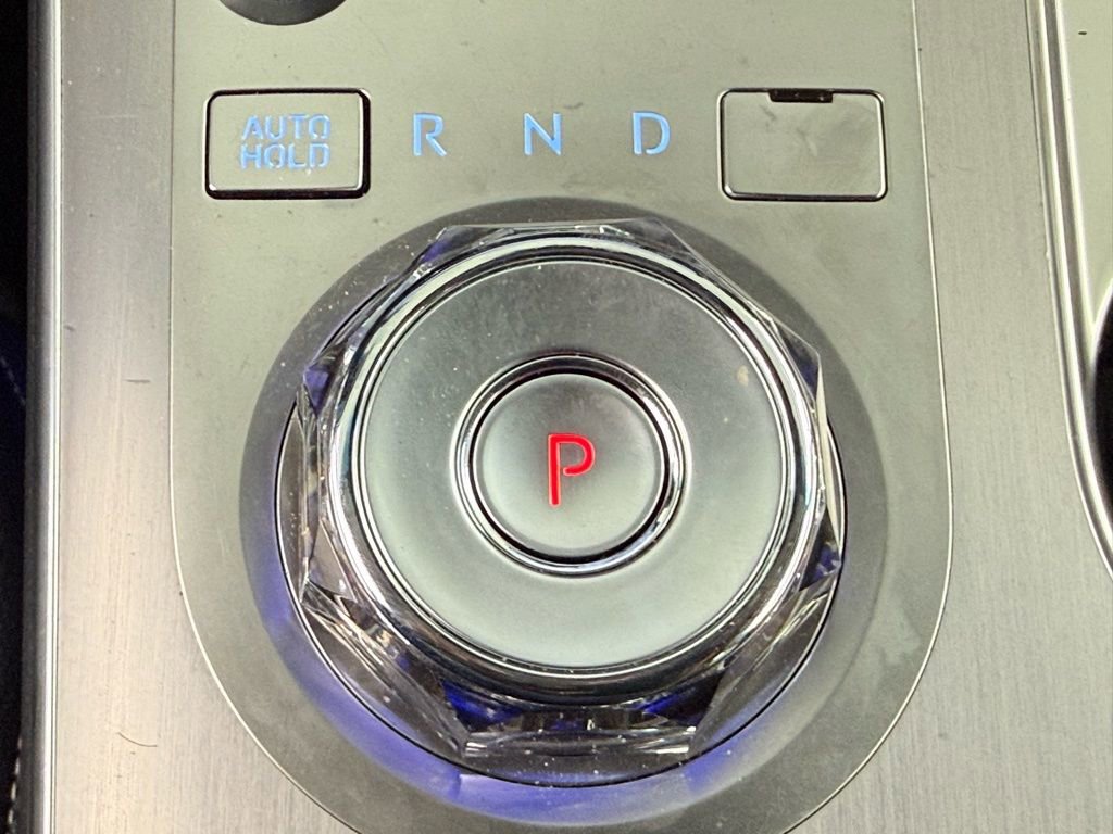 Used 2026 Genesis GV70 2.5T Select image 25