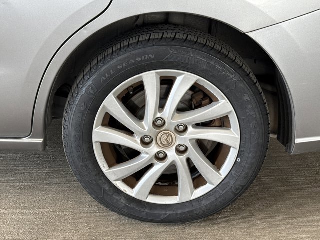 Used 2012 MAZDA MAZDA5 Sport image 18