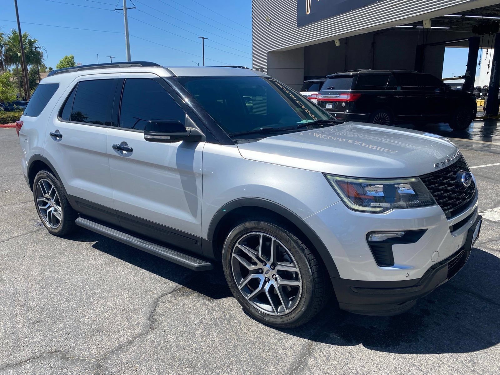 Used 2018 Ford Explorer Sport AWD/4WD image 3
