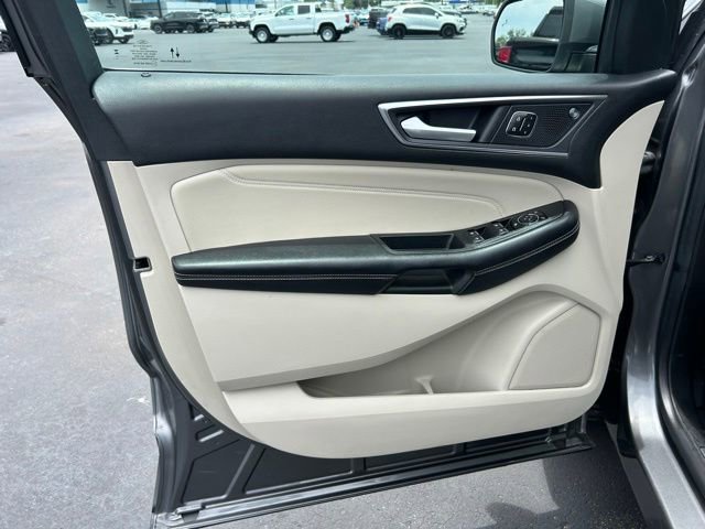 Used 2023 Ford Edge Titanium AWD/4WD image 9