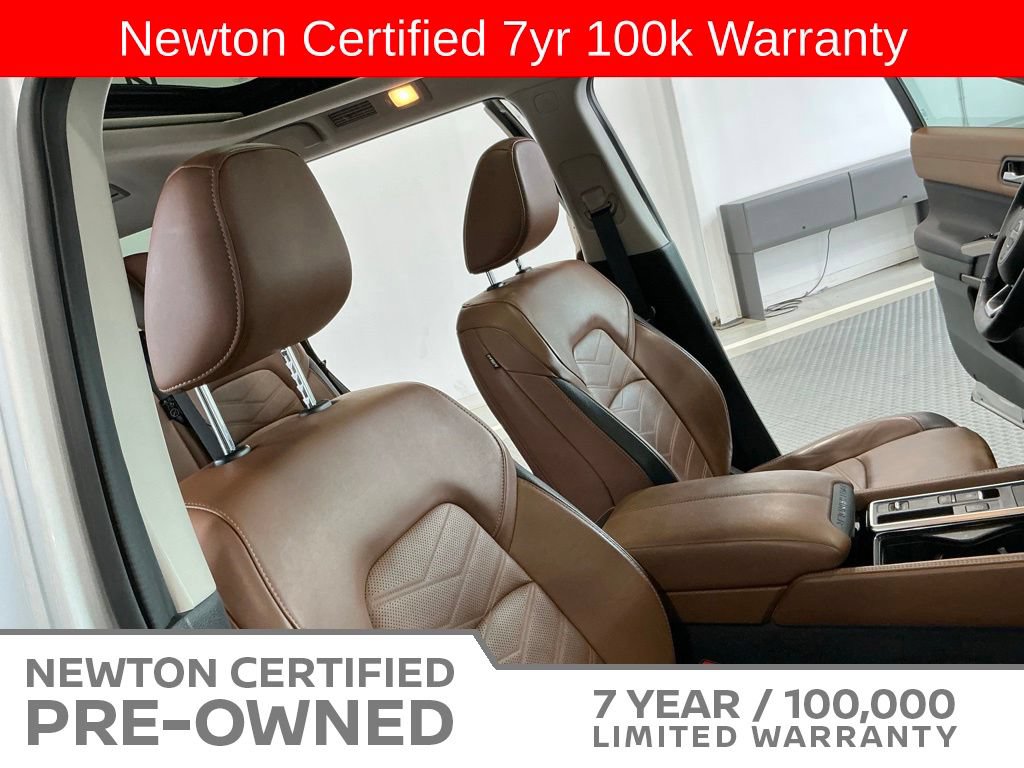 Used 2024 Nissan Pathfinder Platinum w/ Cargo Package FWD image 18