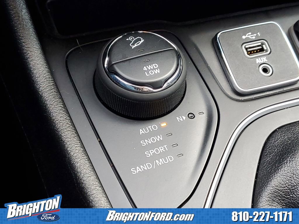 Used 2021 Jeep Cherokee Latitude Lux w/ Comfort/Convenience Group image 27