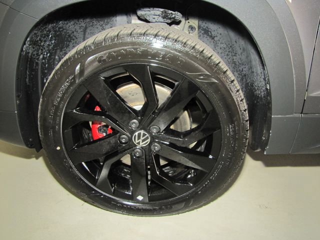 Used 2024 Volkswagen Taos SE FWD image 23