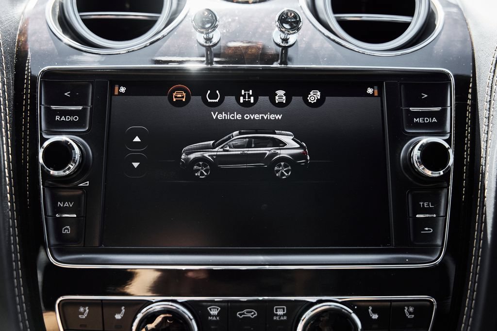 Used 2017 Bentley Bentayga AWD/4WD image 69