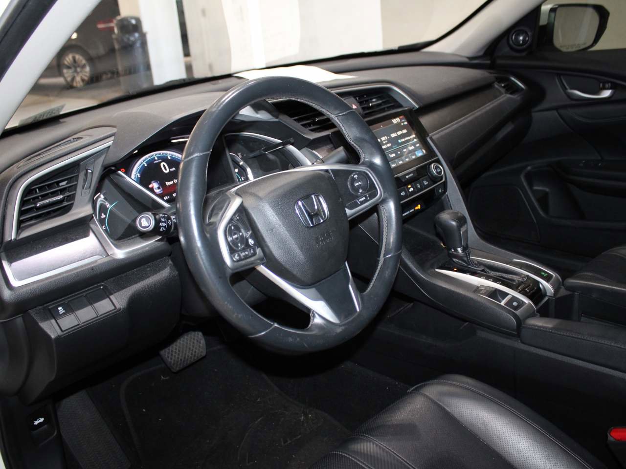 Used 2018 Honda Civic EX-L image 10