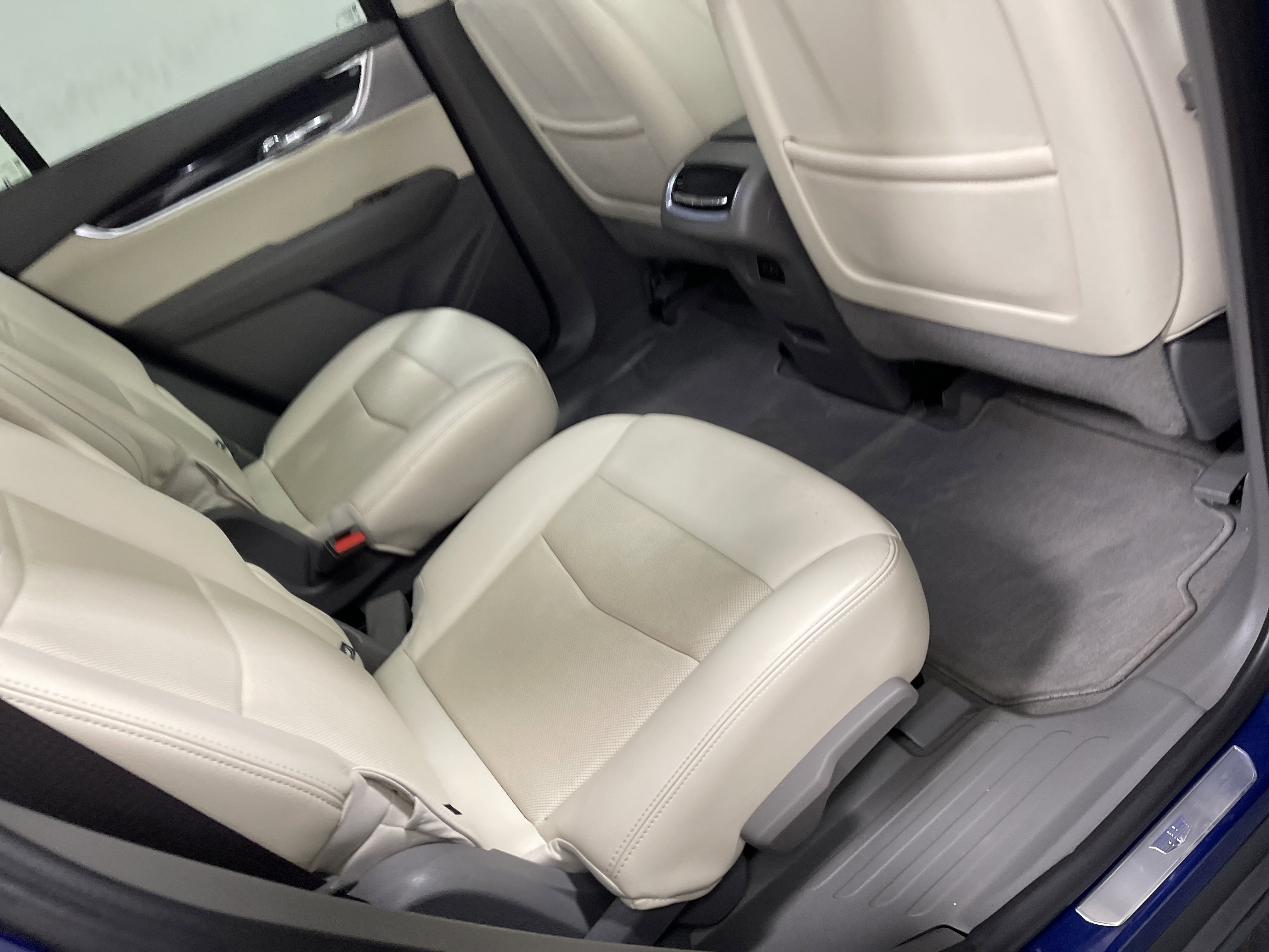 Used 2023 Cadillac XT6 Premium Luxury w/ Technology Package AWD/4WD image 22