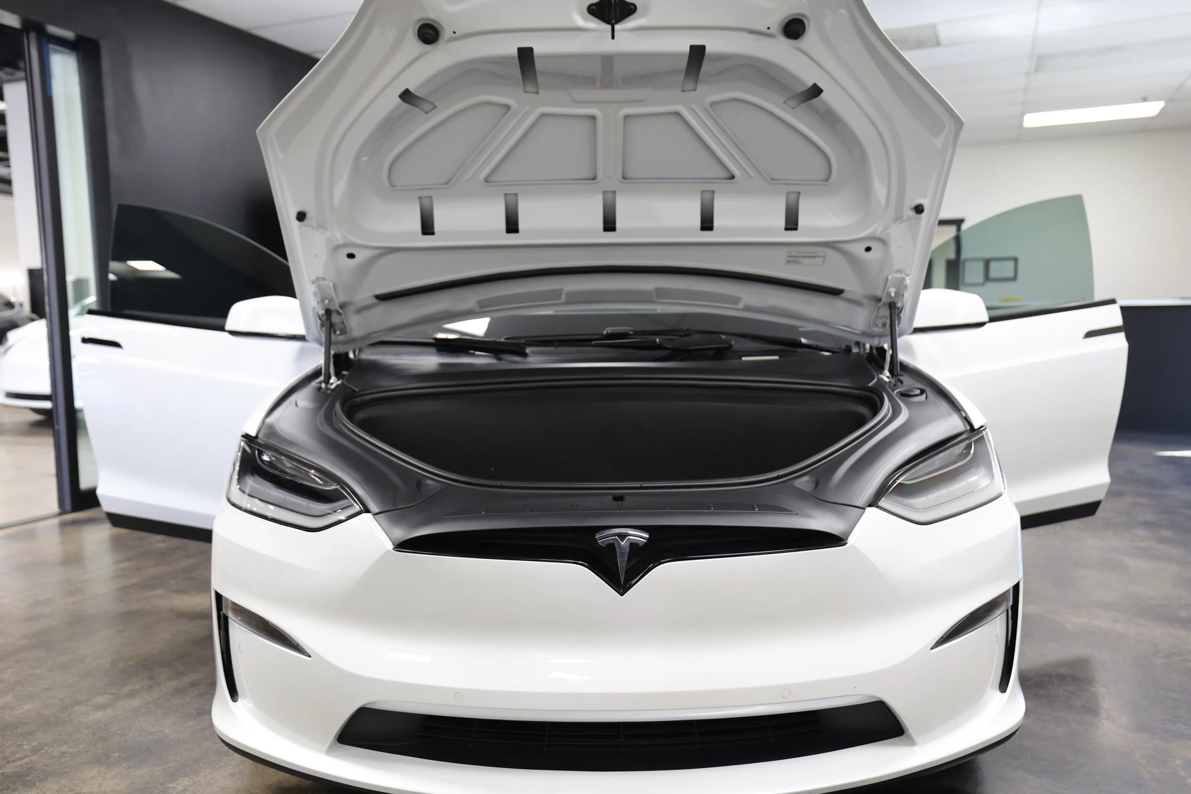 Used 2022 Tesla Model X Plaid image 54