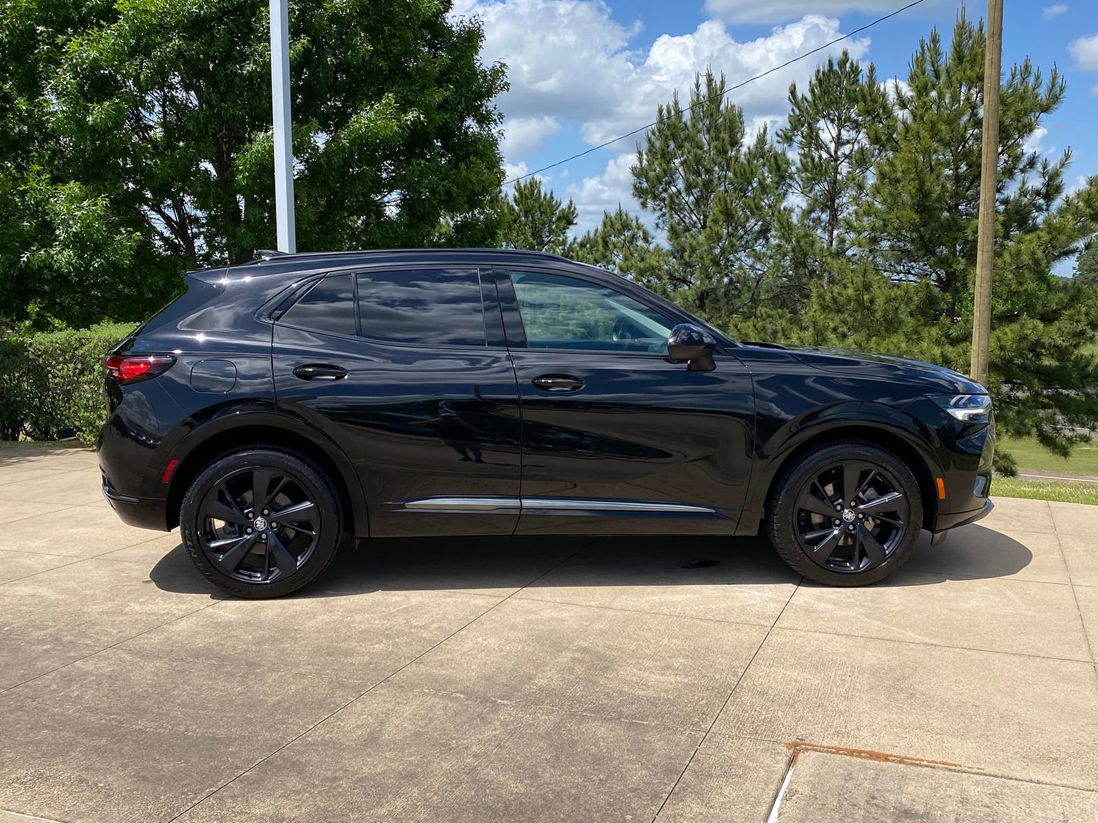 Used 2023 Buick Envision Essence w/ Sport Touring Package image 7