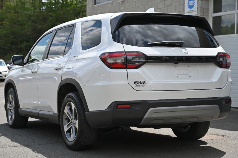 Used 2025 Honda Pilot EX-L image 3