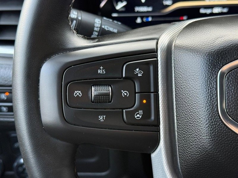 Used 2023 GMC Yukon XL Denali image 21