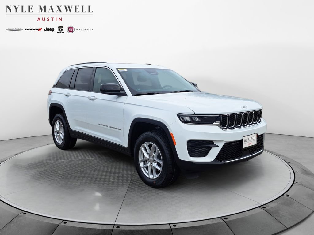 New 2025 Jeep Grand Cherokee Laredo w/ MOPAR Finishing Package RWD image 2