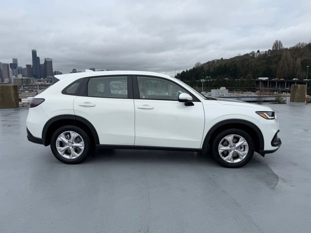 Certified 2023 Honda HR-V LX image 3