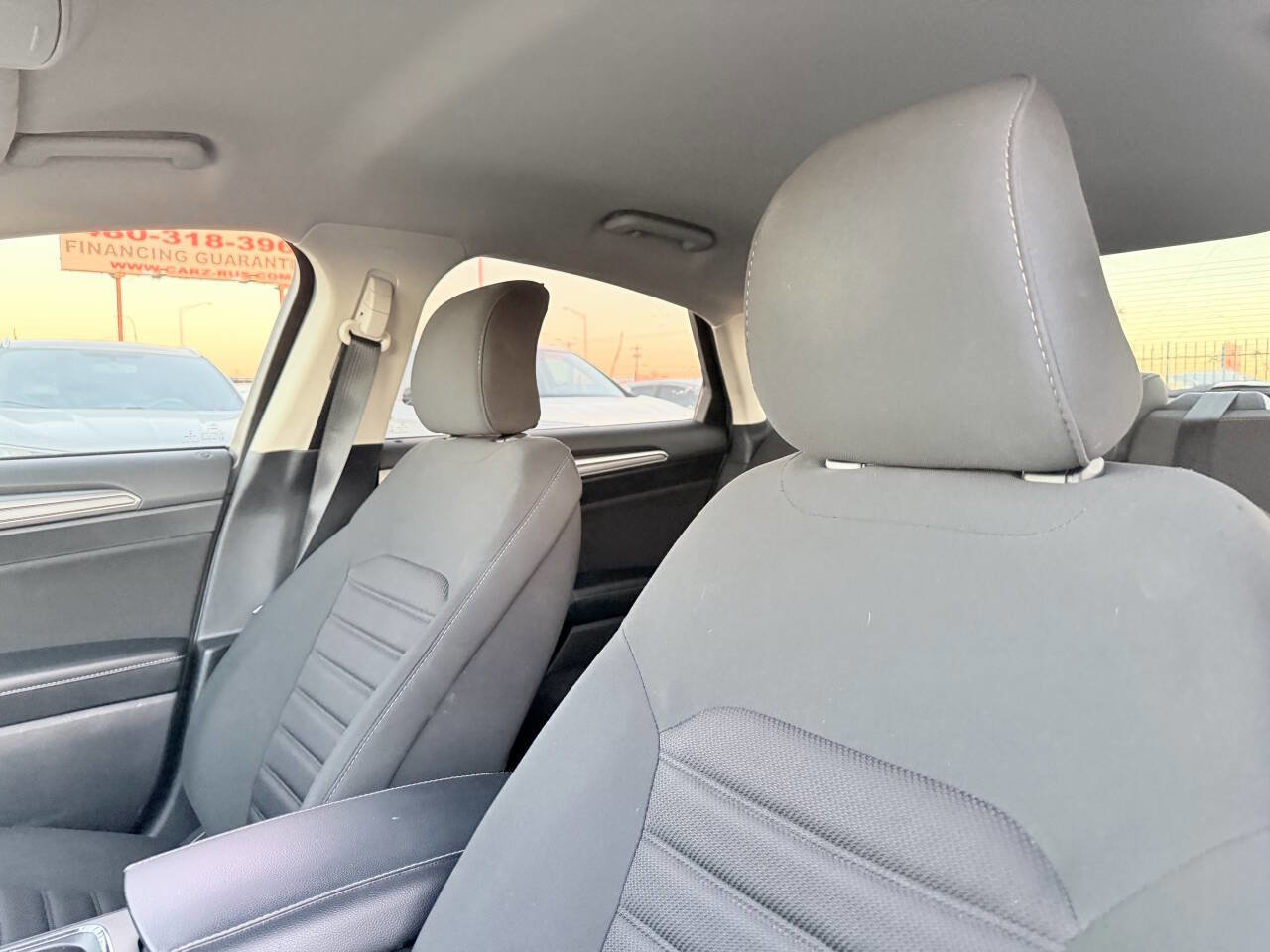 Used 2017 Ford Fusion SE image 22