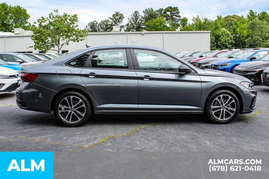 Used 2025 Volkswagen Jetta Sport FWD image 8