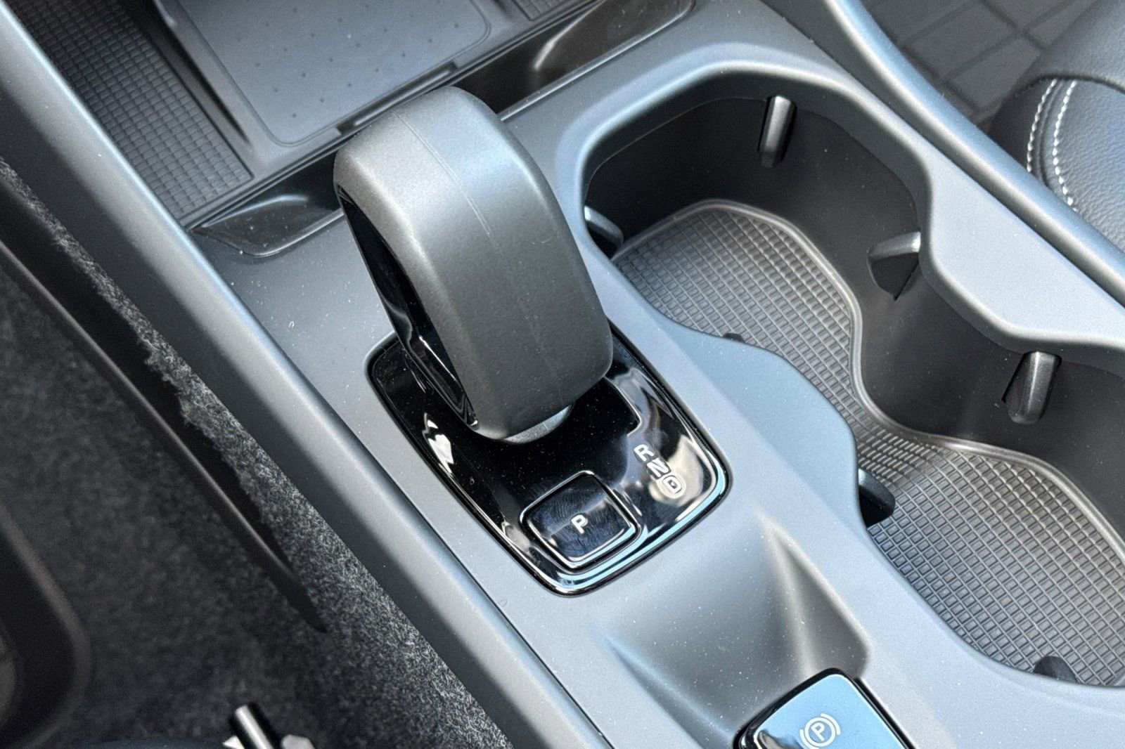 New 2026 Volvo XC40 B4 Core w/ Protection Package Premier FWD image 22