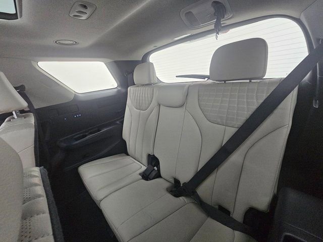 Used 2023 Hyundai Palisade Limited image 32