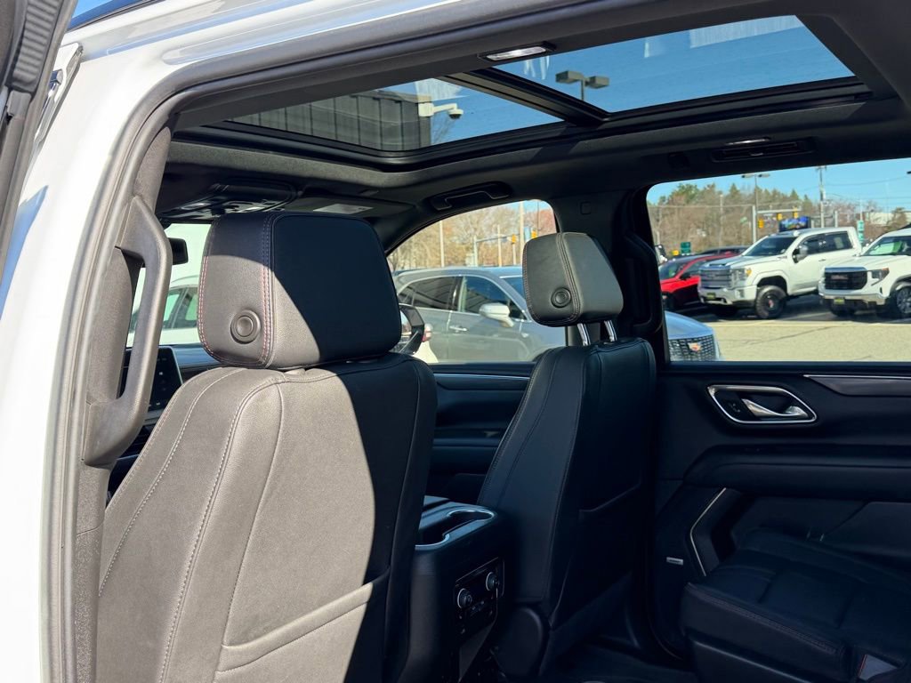 Certified 2024 Chevrolet Suburban RST w/ Luxury Package AWD/4WD image 12