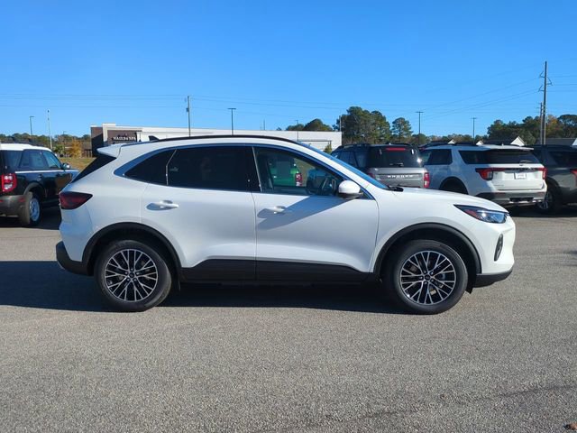New 2026 Ford Escape SE w/ PHEV Premium Package image 3