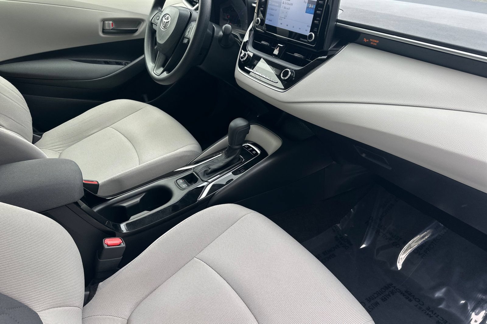 Used 2022 Toyota Corolla LE FWD image 16