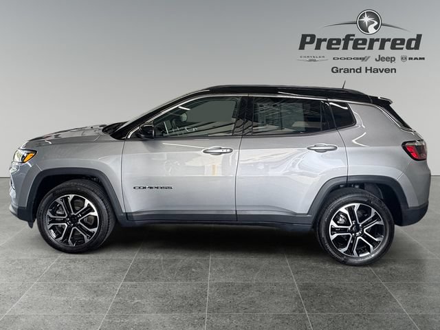 Used 2023 Jeep Compass Limited AWD/4WD image 10