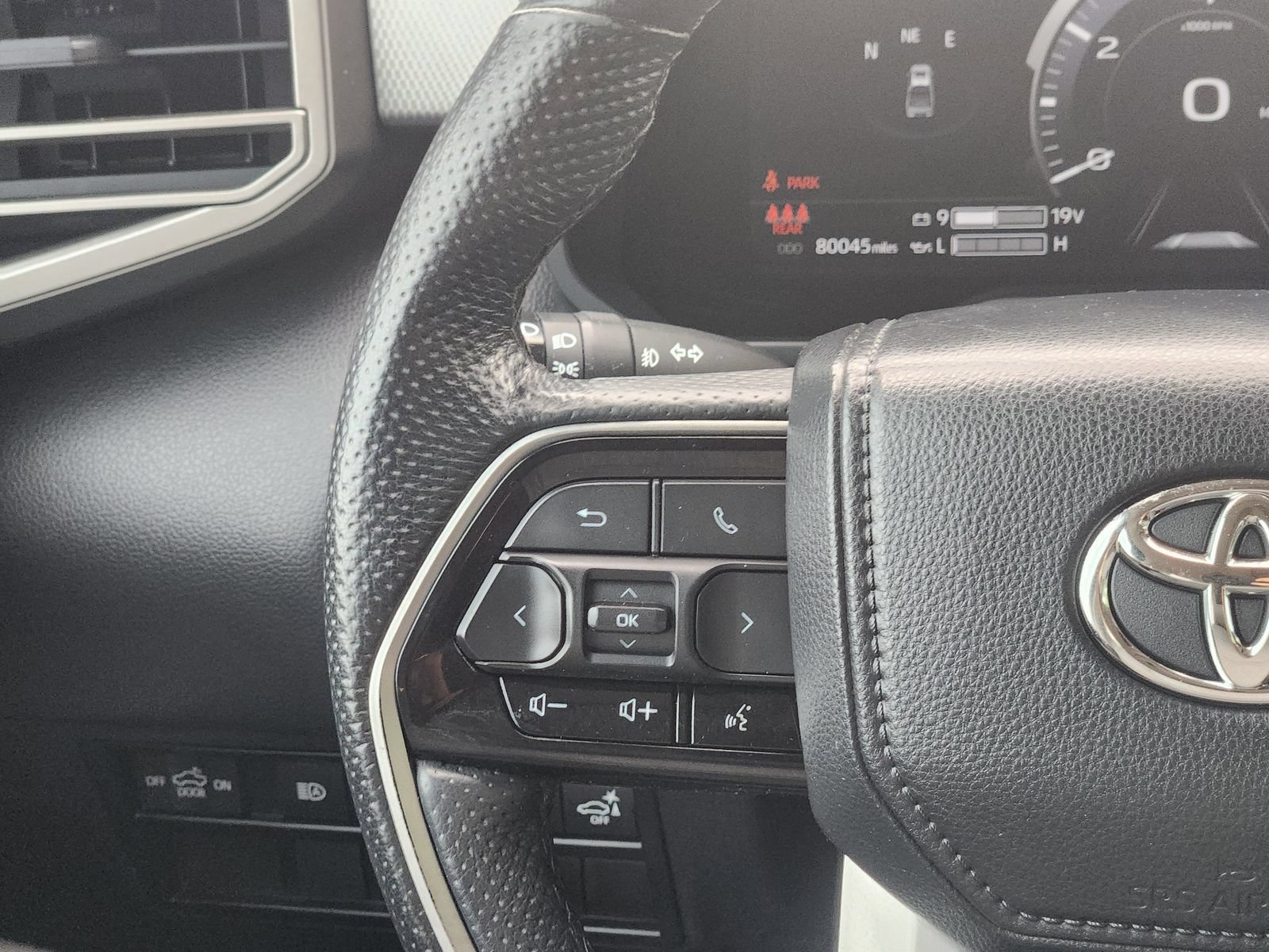 Used 2022 Toyota Tundra Limited AWD/4WD image 31