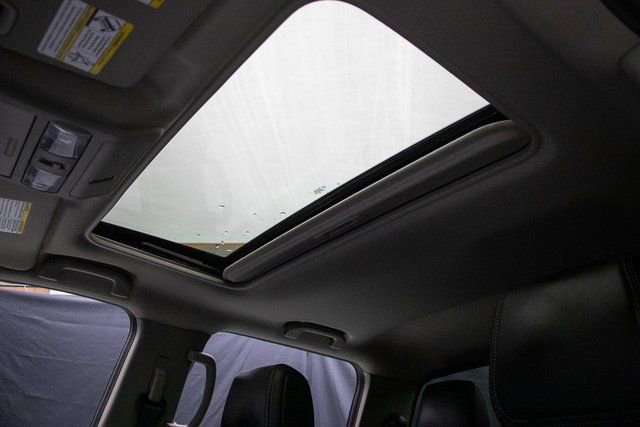 Used 2024 Nissan Frontier SL w/ Technology Package image 28