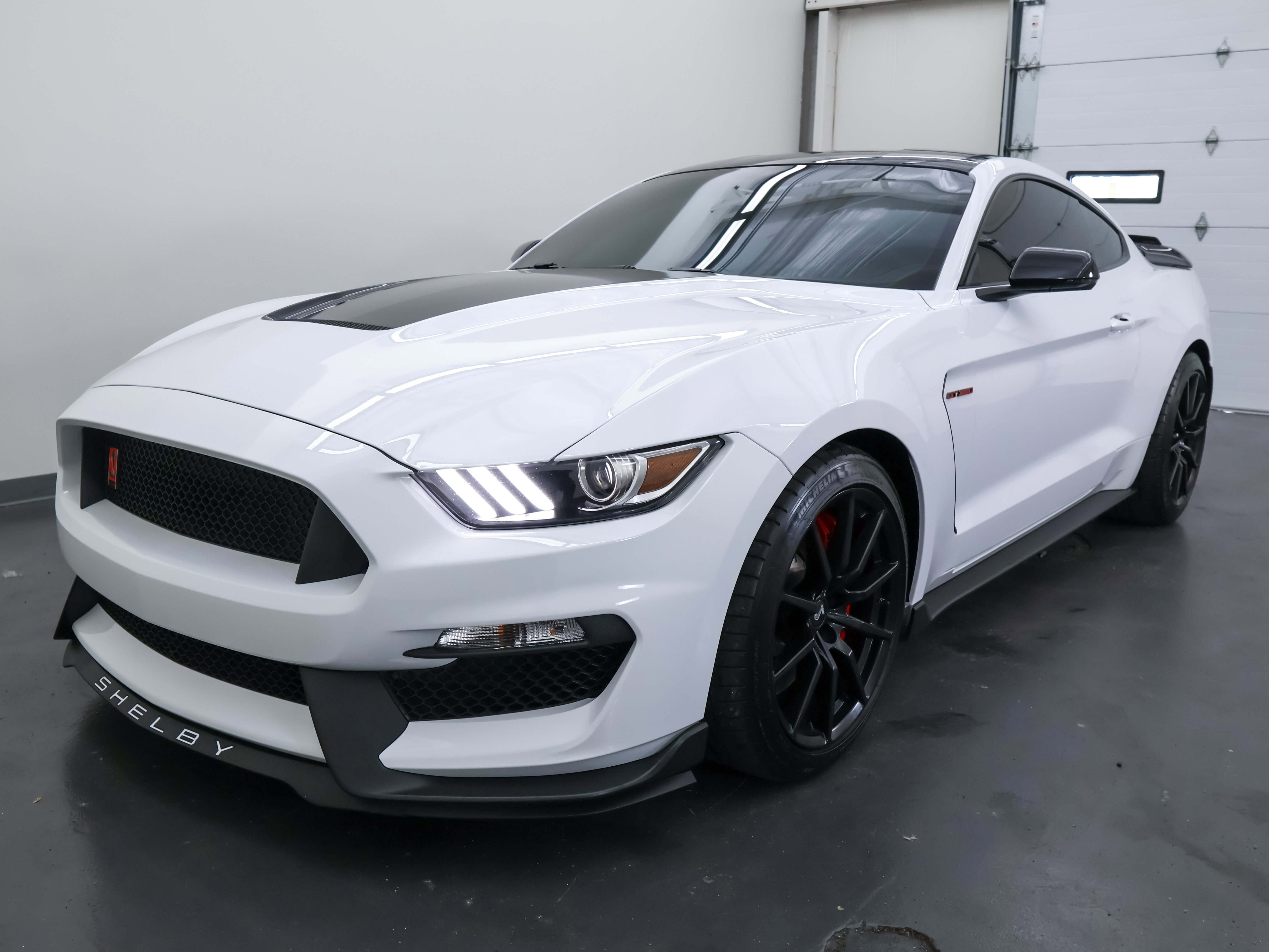 Used 2017 Ford Mustang Shelby GT350 w/ Electronics Package RWD image 7