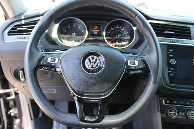 Used 2020 Volkswagen Tiguan SE R-Line FWD image 13