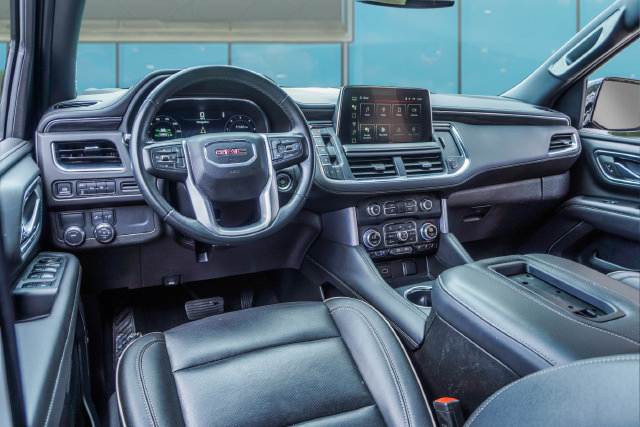 Used 2024 GMC Yukon XL SLT RWD image 36