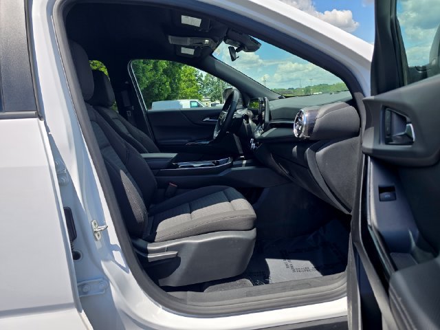 Used 2025 Chevrolet Equinox LT AWD/4WD image 16